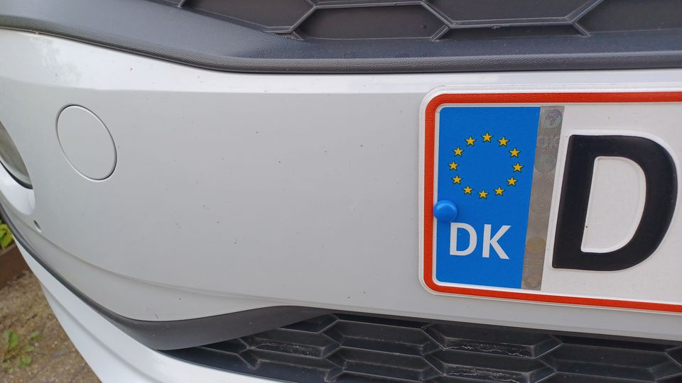 Mange danskere kender ikke nummerpladereglen: Ud af det blå kan det koste dig 1000 kroner