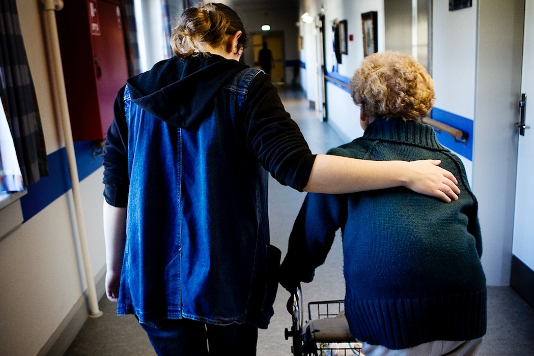 Ældrecenter tvang beboere tidligt i seng: Gav sovemedicin allerede klokken 16.30
