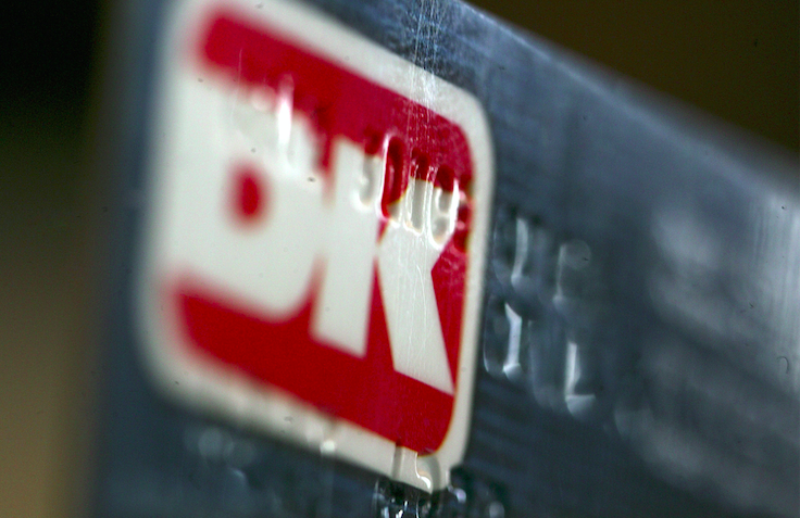 Jysk ægtepar er anklaget for at narre kvart million kroner fra døende kvinde