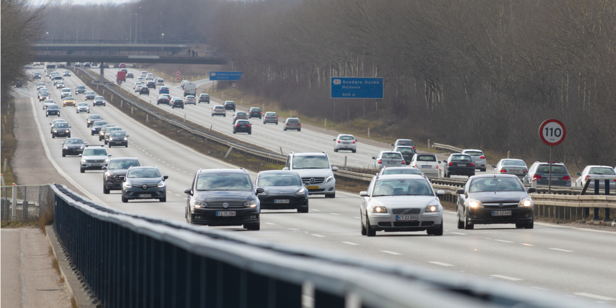 Motorvej måtte spærres i én time: Familie fanget i midterrabatten ved Ringsted Ø