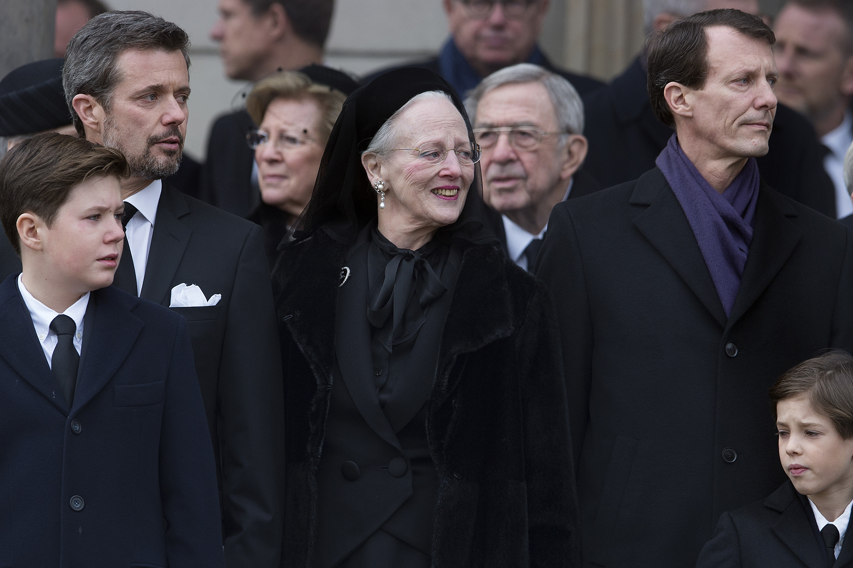 Dronning Margrethe skal alligevel ikke begraves alene