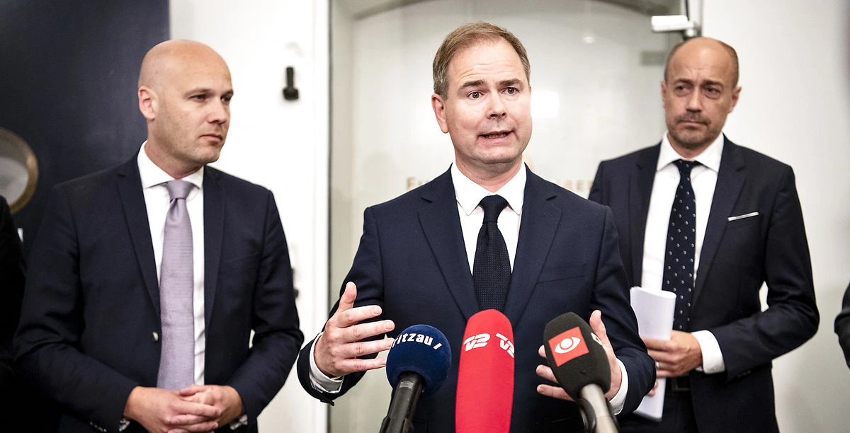 Indkalder til pressemøde om SAS