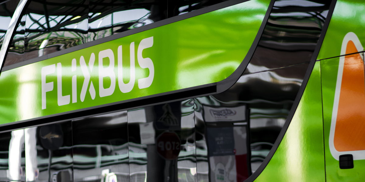 Lille dreng født ombord på FlixBus: Gratis ture til han bliver voksen