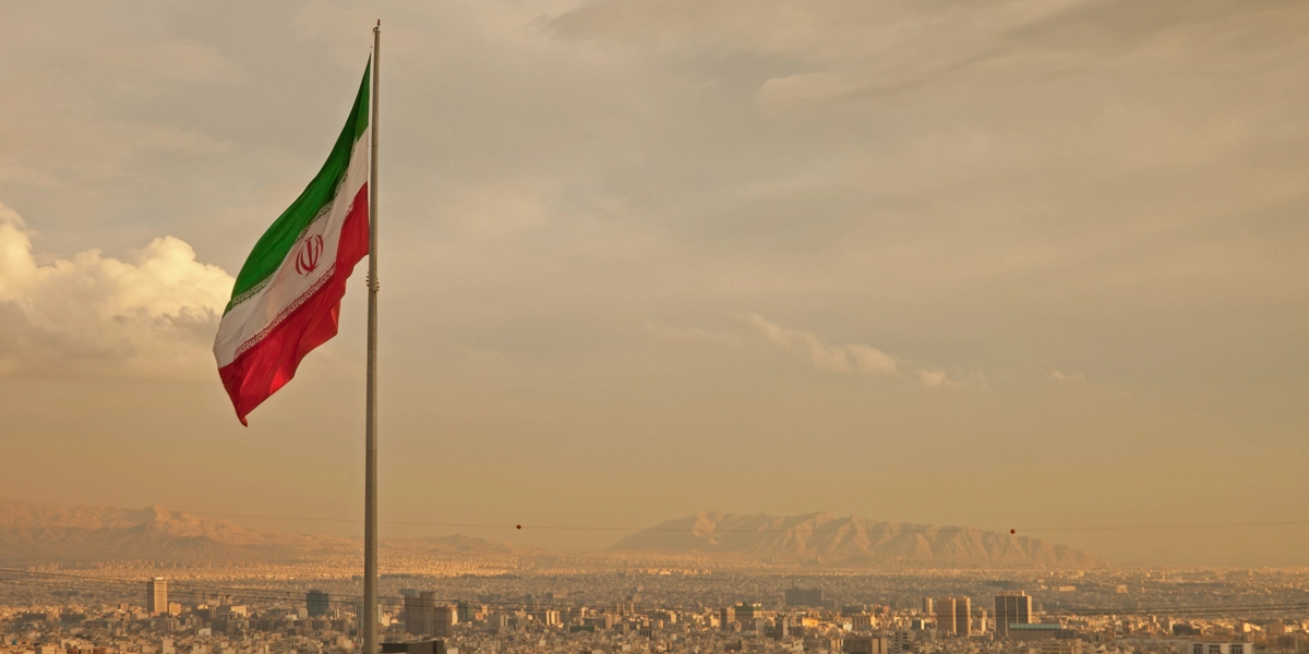 Trods energikrise: Denne dag lyser ikonisk dansk rådhus op i Irans farver