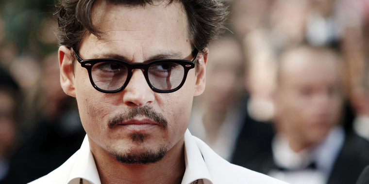 Johnny Depp vinder sag mod Amber Heard