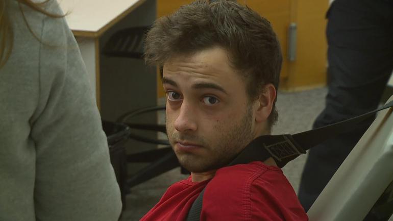 23-årig tiltalt i rystende sag: Sneg sig ind i kvindes hus og begik grusom forbrydelse