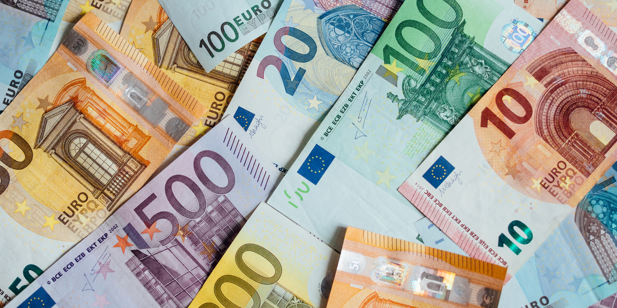 Tysk mand købte brugt skab og fandt 150.000 euro: Du gætter aldrig, hvad han gjorde med pengene