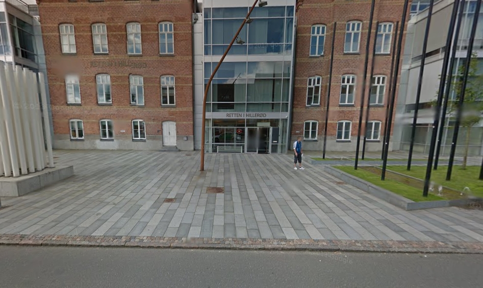 Tiltalte brødre amok i retten: Spyttede og tissede på gulvet efter at have truet vidne