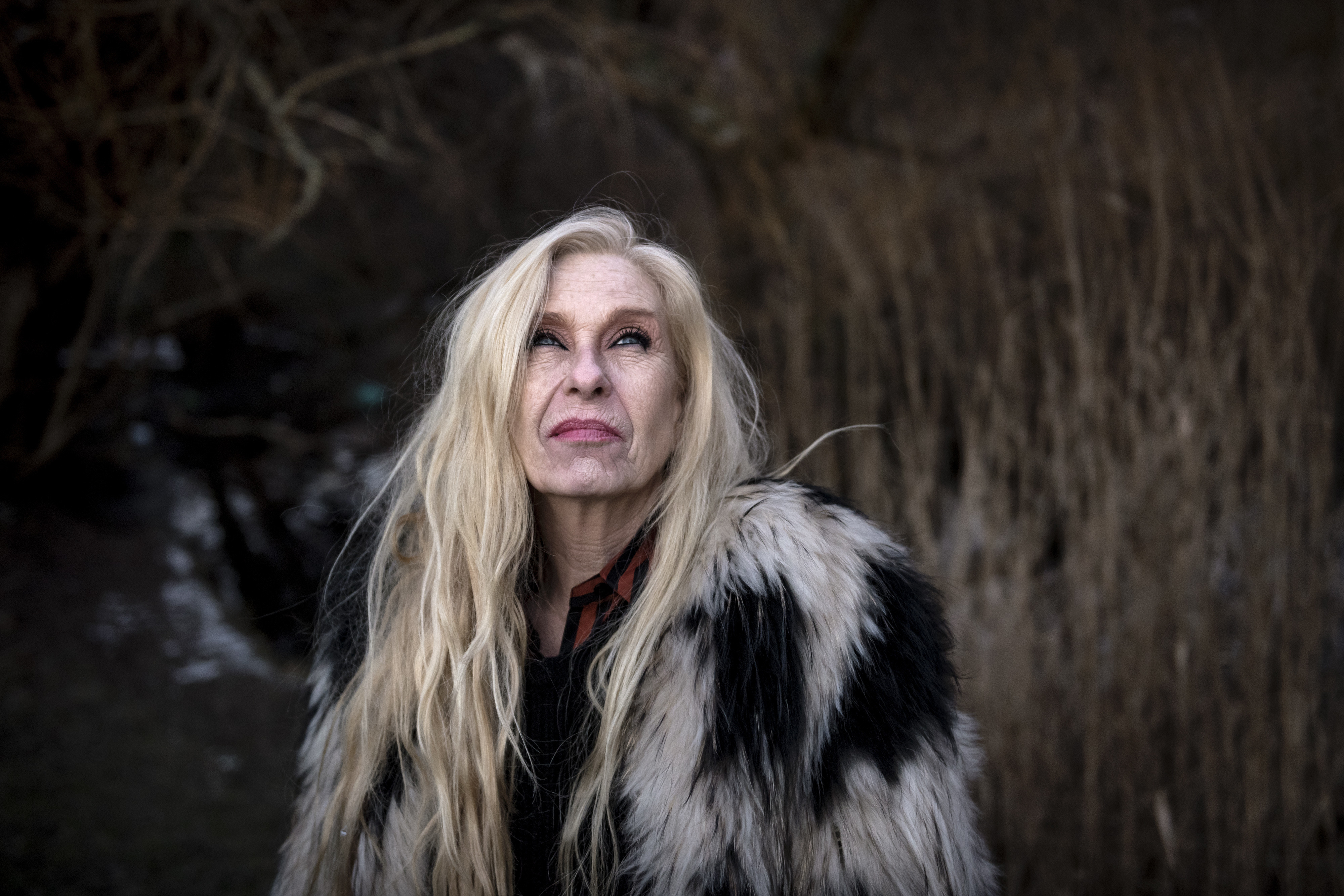 Sanne Salomonsen smider tøjet: se billedet her
