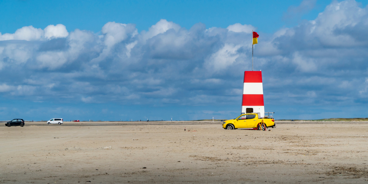 Onsdag hejses det gule flag på strande over hele landet af helt særlig årsag