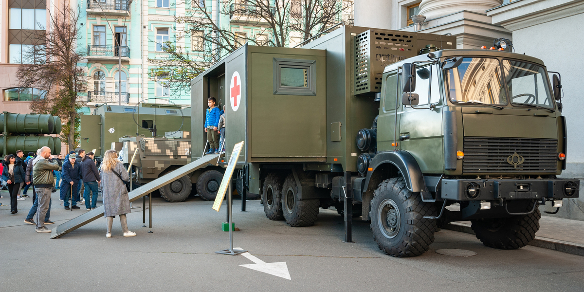 “Mindst 10.000” ukrainske soldater skal behandles i EU-land
