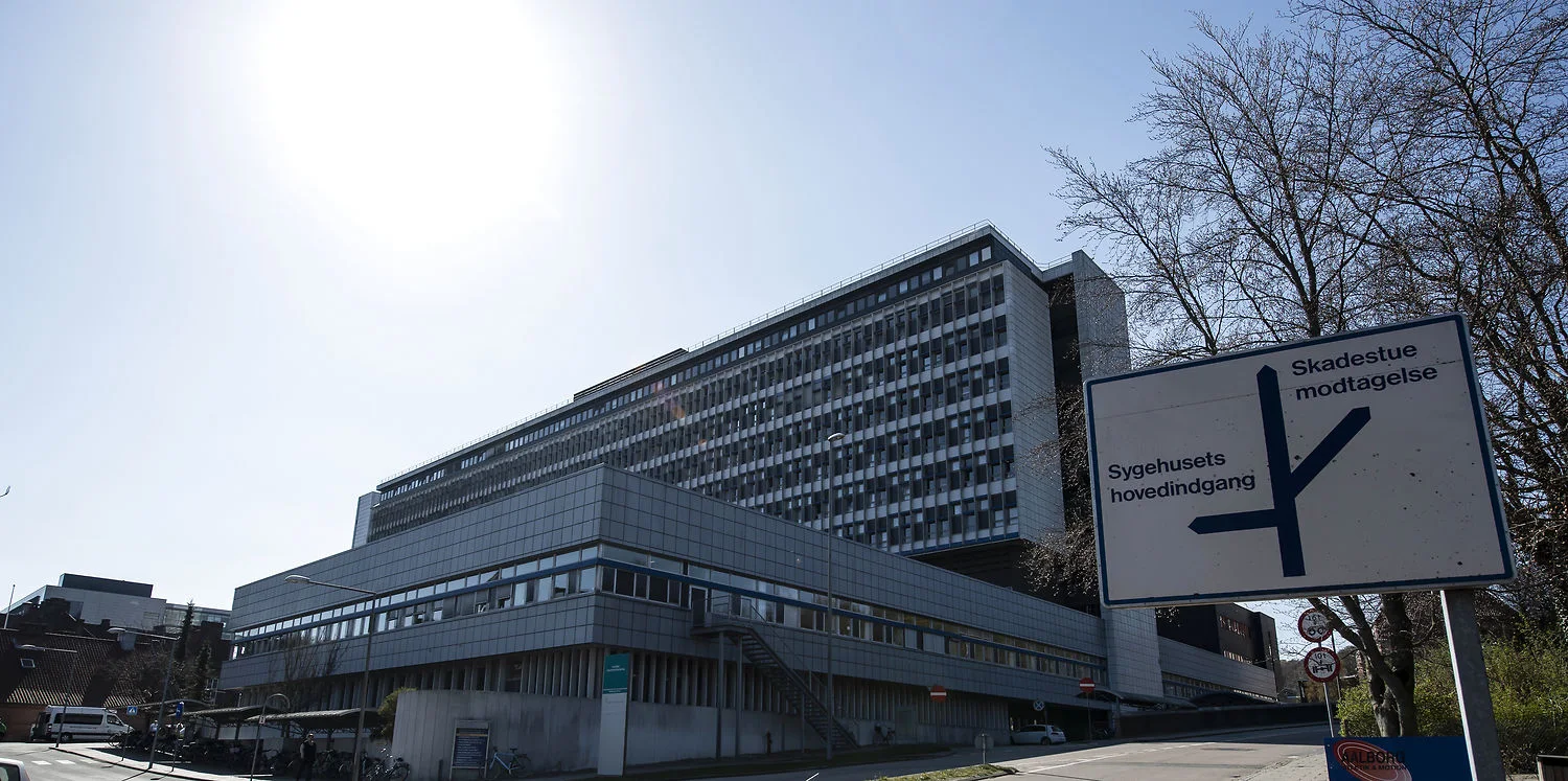 Teenagere bag bombetrussel mod dansk hospital