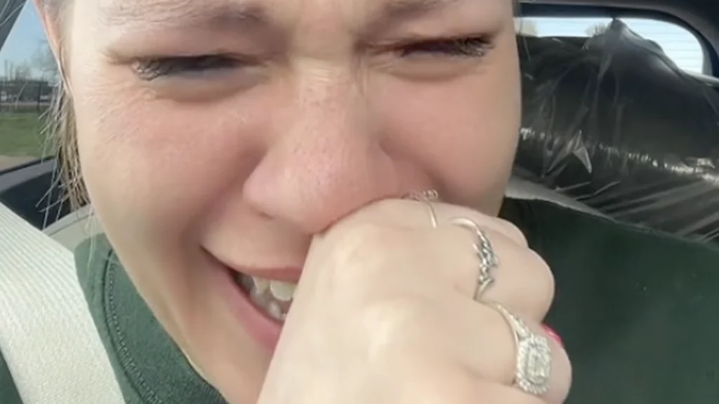 Græd i sin bil efter manicure: Bare vent til du ser hvorfor