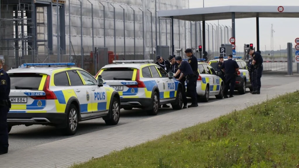 Bombealarm udløste panik i lufthavn: Nu er der nyt