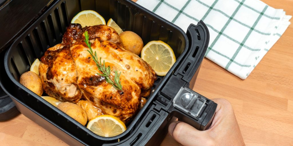 Læge med foruroligende nyt: “Du har brugt din airfryer forkert, og det kan være sundhedsskadeligt”