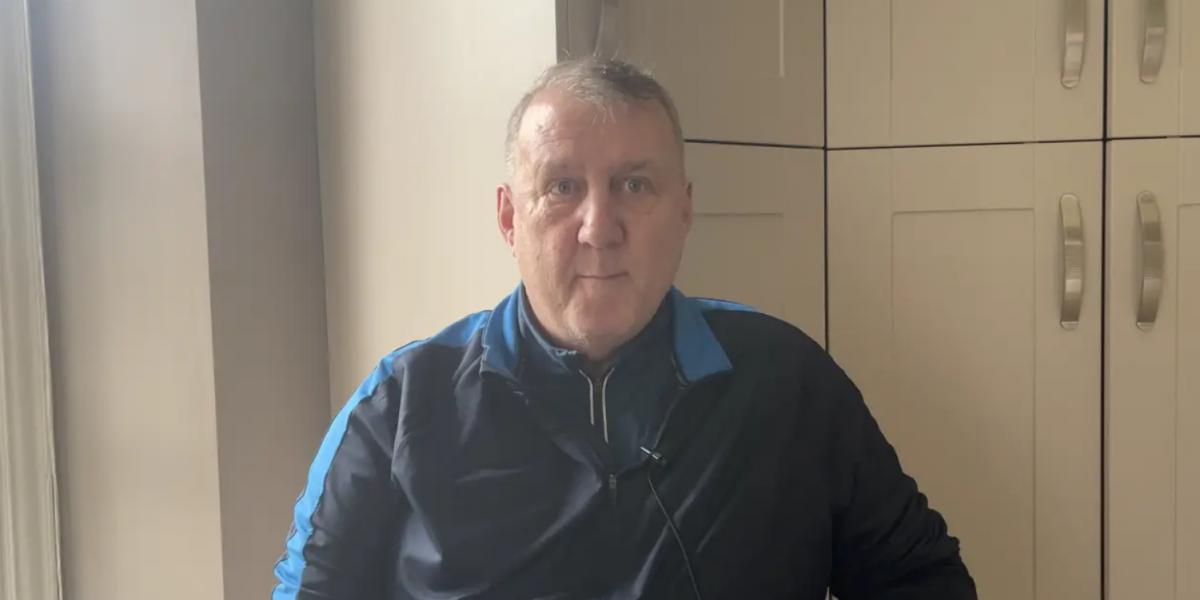 Sygemeldte Alan lavede havearbejde: Kort efter fik han en fyreseddel
