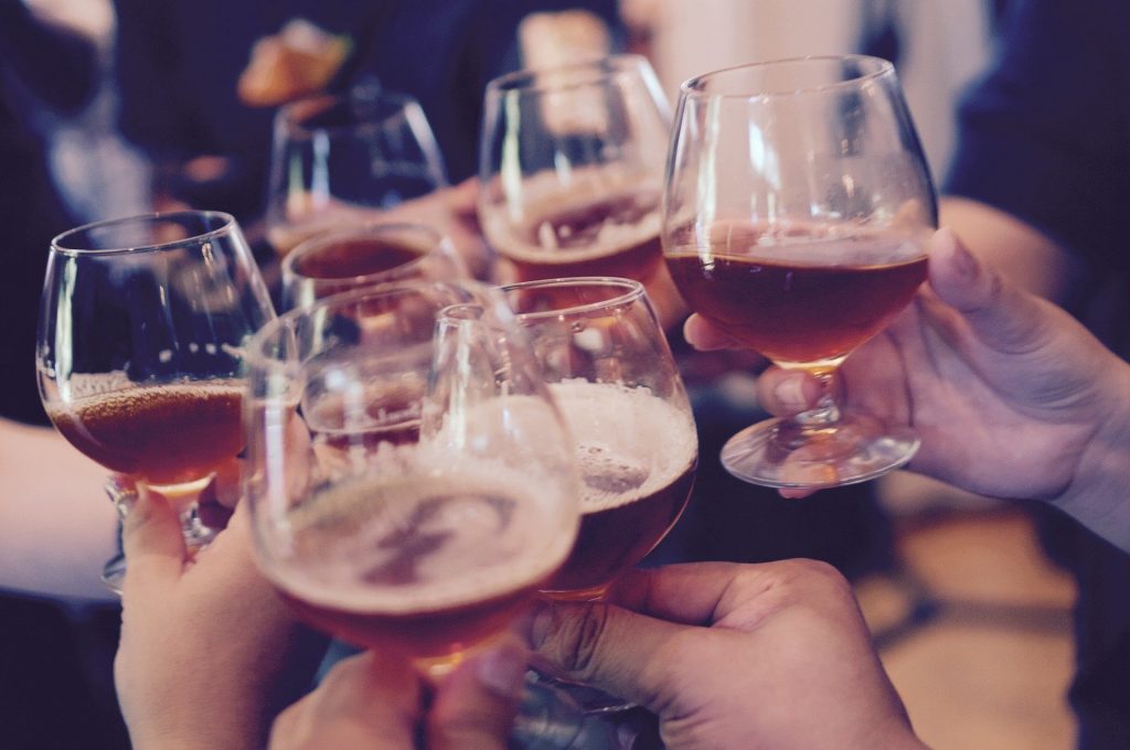 Officielt: Aldersgrænsen for salg af alkohol ændres