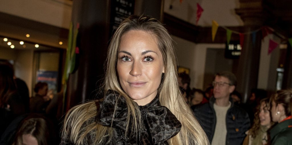 Nyt om Amalie Szigethys brud med Mikkel Skelskov: Nu reagerer Amalies mor