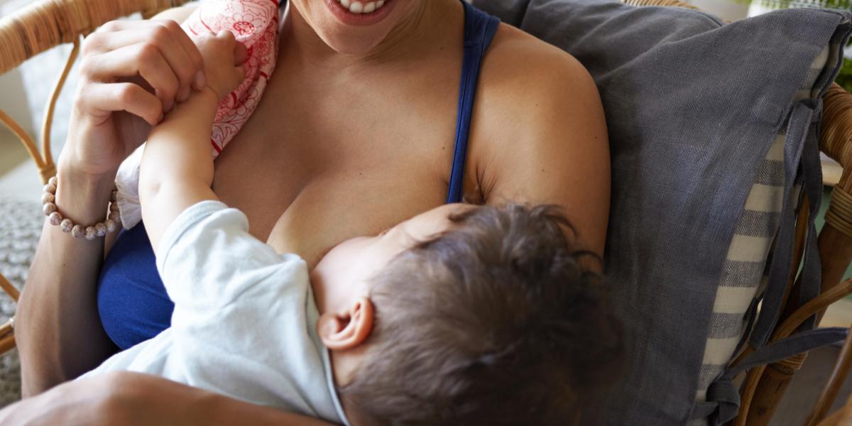 Mand klagede over ammende kvinde på café: Så reagerede personalet