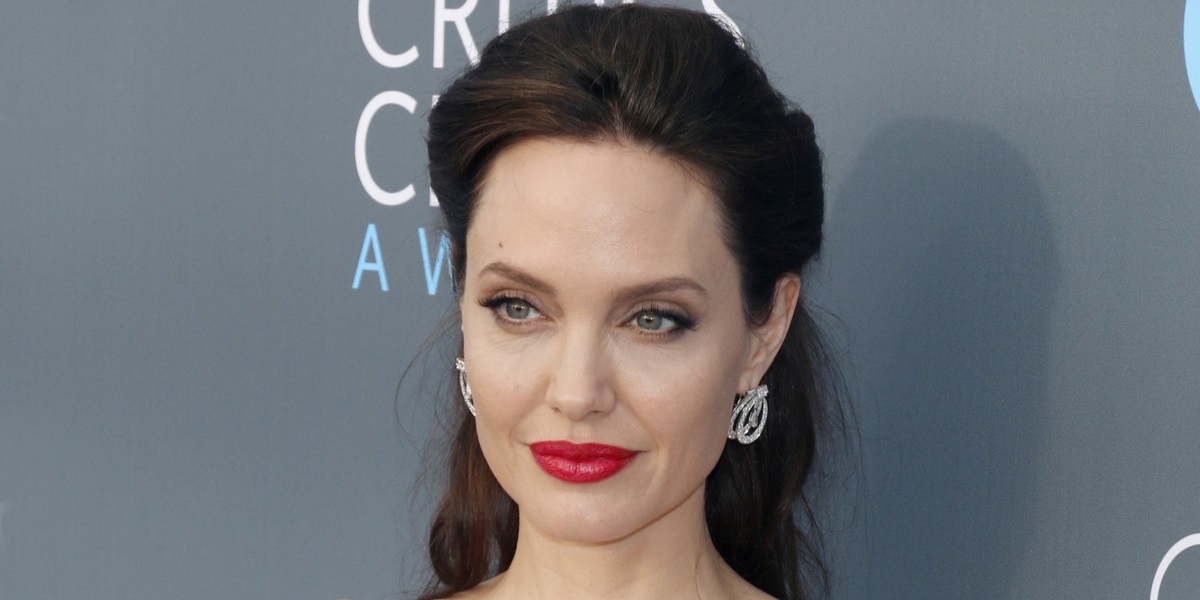 Angelina Jolie stopper