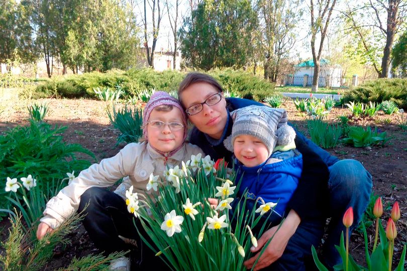 Pludselig lukkede kisten: 7 og 10-årig død i tragisk ulykke