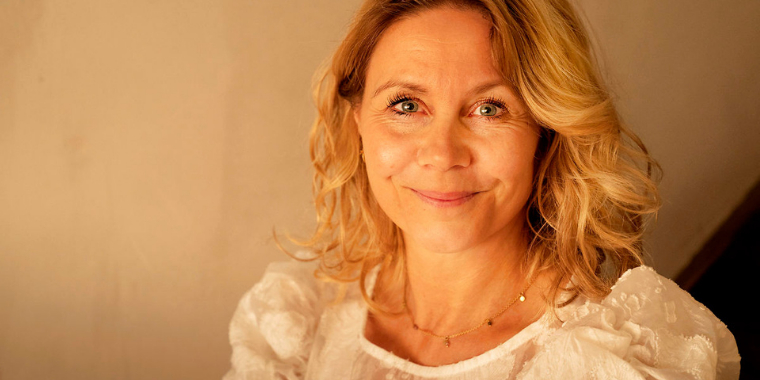 Anne Louise Hassing deler livsændrende nyt: “Hvorfor i alverden gjorde jeg det ikke noget før?”