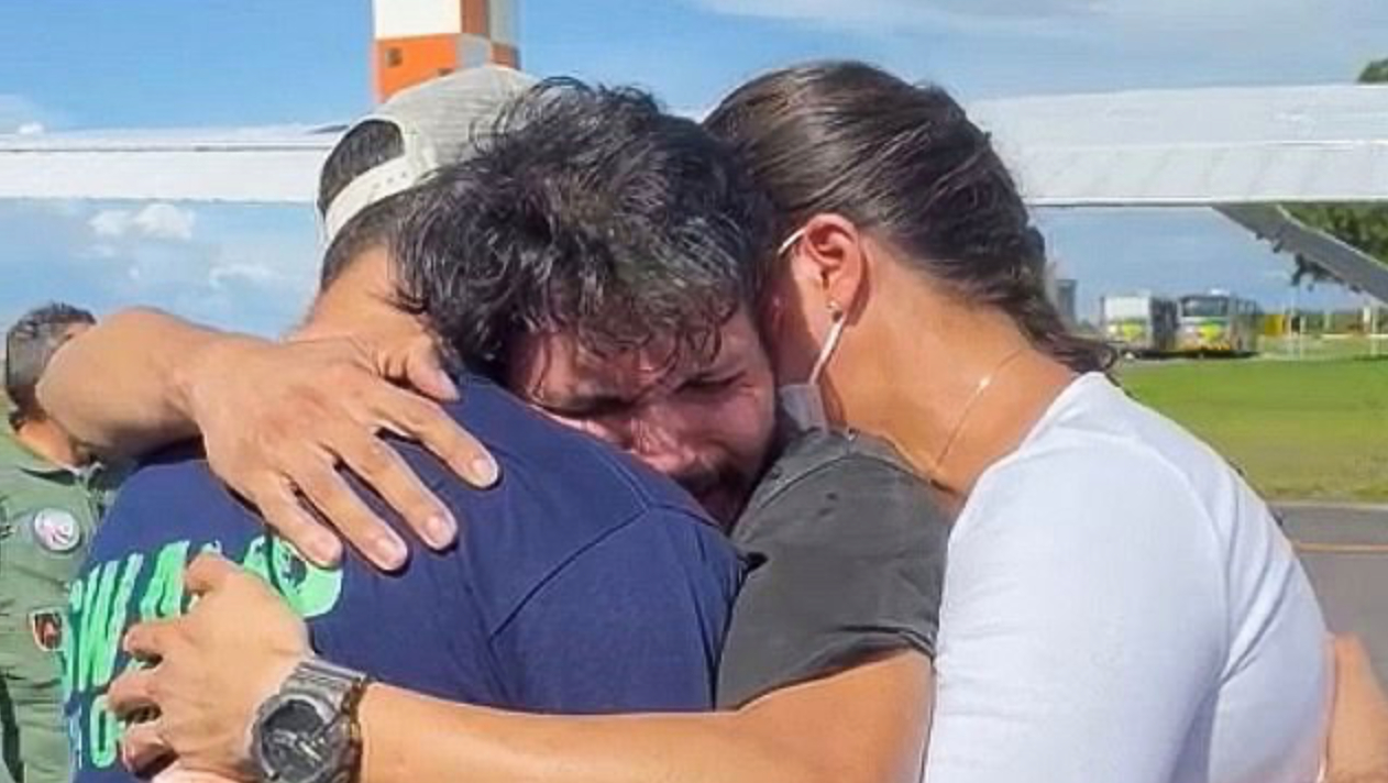 Pilot reddet efter at have overlevet 36 dage i Amazonas’ regnskov