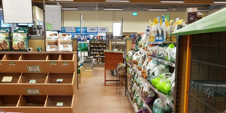 Absurd udfordring: Unge mennesker spiser dyr fra dyrehandel