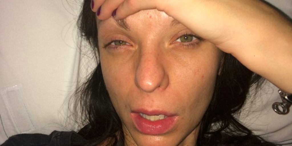 Alkohol- og stofafhængig kvinde gik til første AA-møde som 9-årig: I dag er hun ikke til at kende