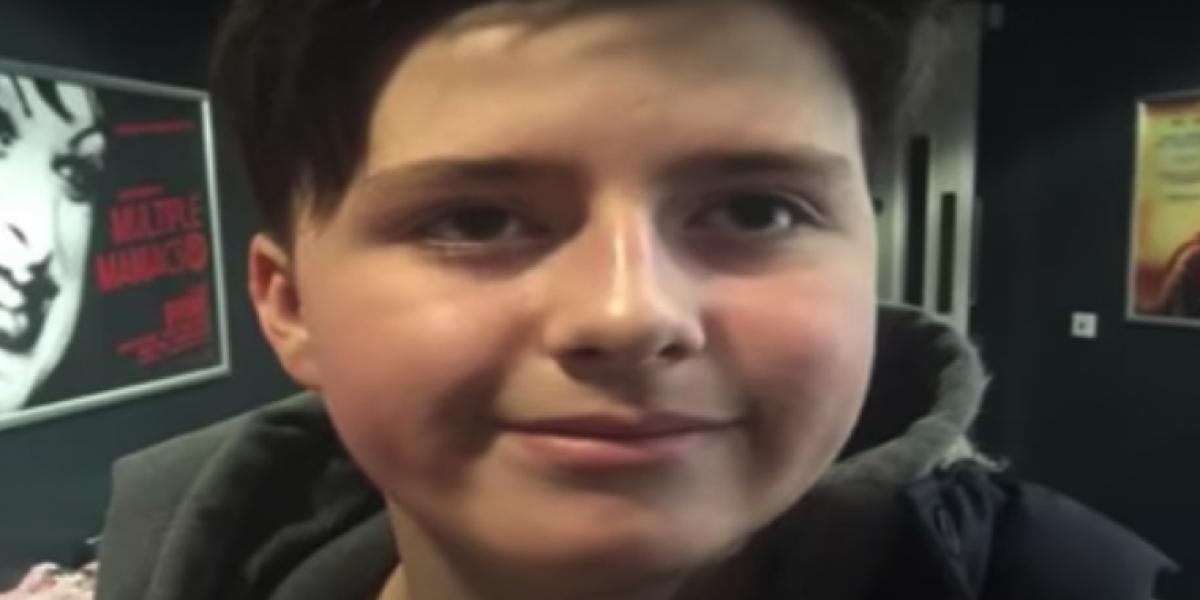 Autistisk dreng dumper test: Lærerens svar får moderen til at bryde sammen