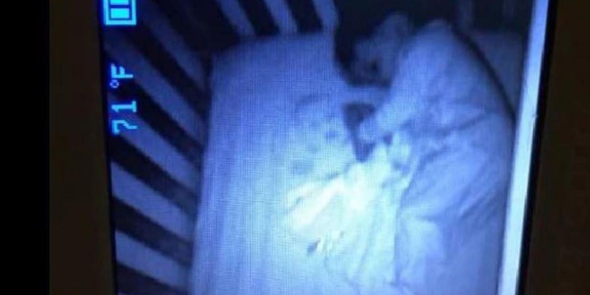 Billede går viralt: Mor får kæmpe chok af spøgelsesbaby