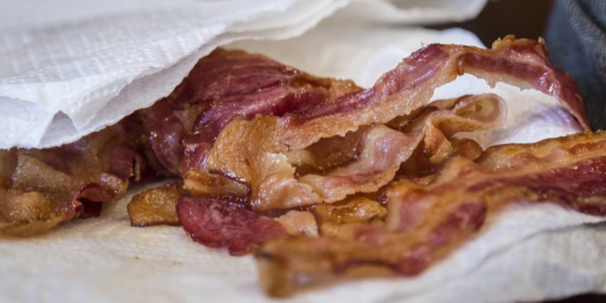 Bruger du køkkenrulle, når du steger bacon? Det her skal du være opmærksom på