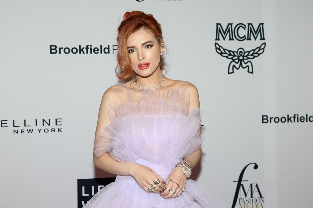 Se billederne her: Hollywood-skuespilleren Bella Thorne deler eksplicitte nøgenbilleder