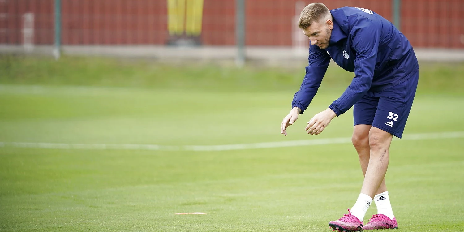 Folk gør grin med Bendtner efter første FCK-træning: Se videokavalkade af brændte chancer