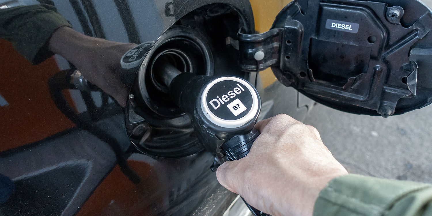 Ikke sket siden 2006: Diesel dyrere end benzin