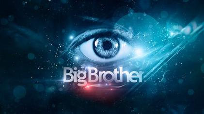 Big Brother-stjerne smider ALT tøjet: Overlader intet til fantasien