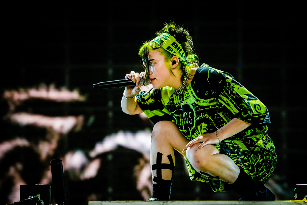 Billie Eilish vinder stor AMA pris: Se hendes optræden her