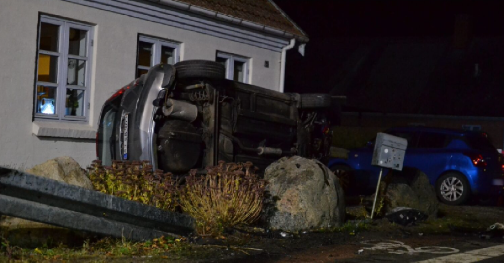 Kvinde i 80-årsalderen død i tragisk sammenstød: Mistænker spirituskørsel i den anden bil