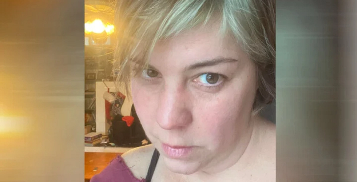 Anna kigger ud af sit vindue: Synet i haven giver hende et kæmpe chok