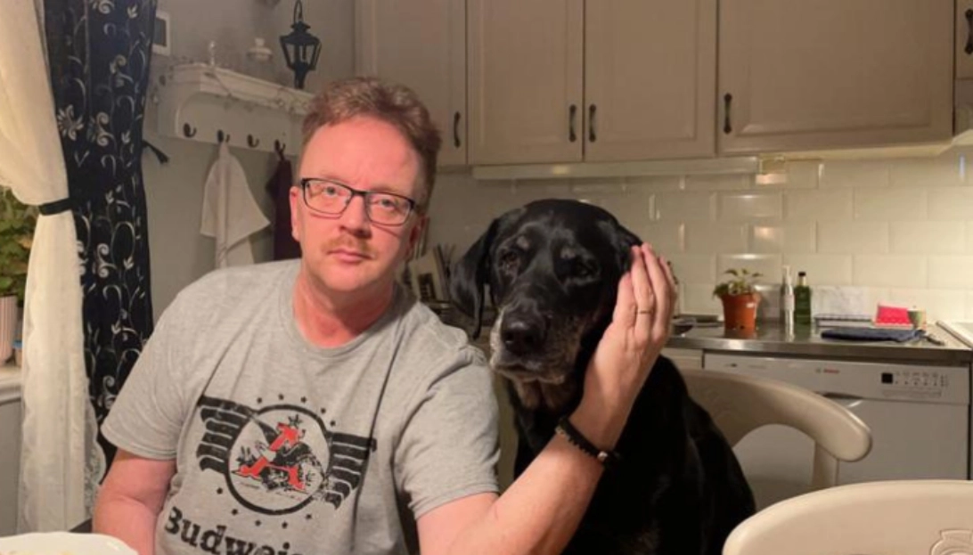 Mand lå døende på gulvet: Så viser Gibson hvorfor hunden er menneskets bedste ven