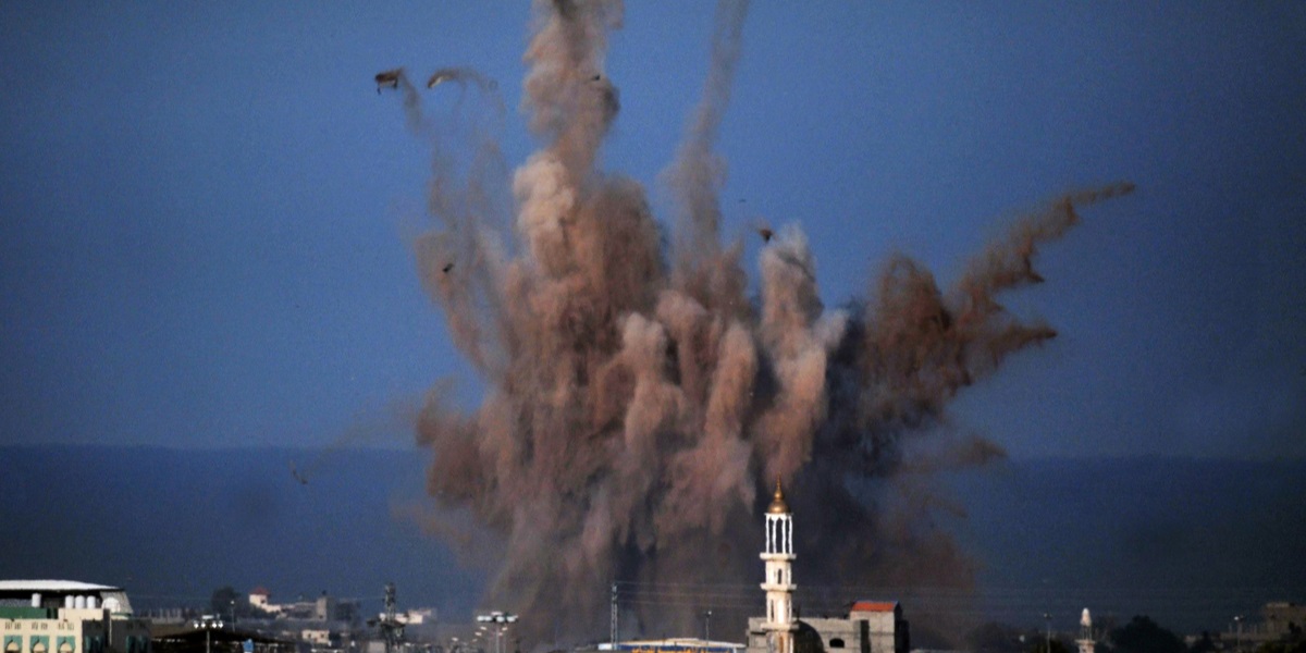 Konflikten fortsætter: Israel smider bomber over Gaza