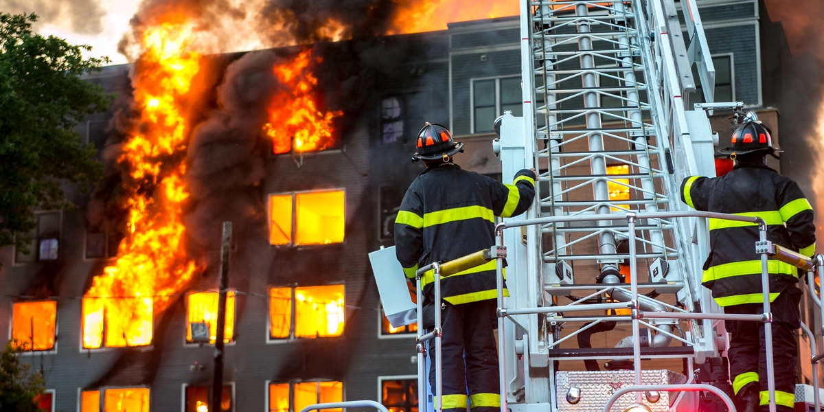 Fire små børn omkommet i brand: Blev efterladt alene hjemme