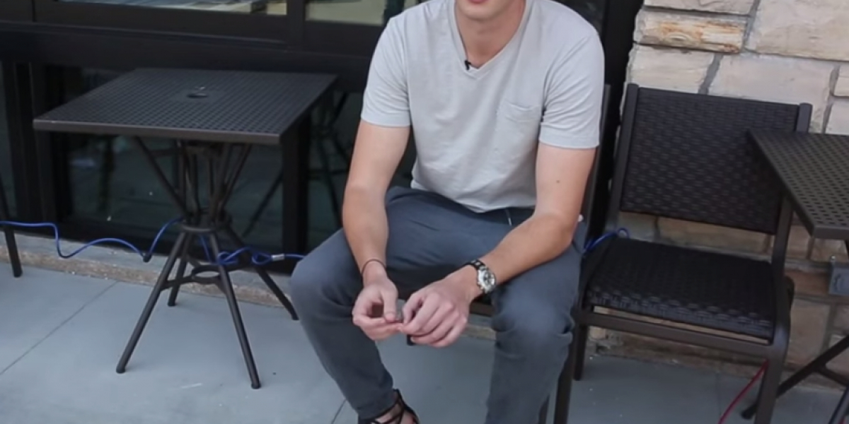 Mand ville bevise, at det er nemt at gå i stilletter – du griner, når du ser, hvordan det gik