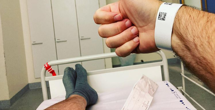 Brian Mørk hastet med ambulance