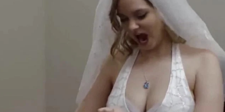 Brud i chok over gave fra nærig mor: “Jeg er virkelig traumatiseret”