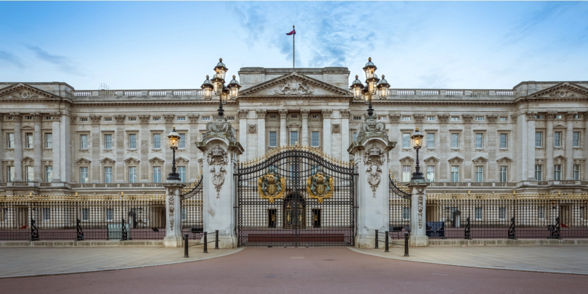 Vil omdanne Buckingham Palace til en pub: “Dronningen er flyttet”