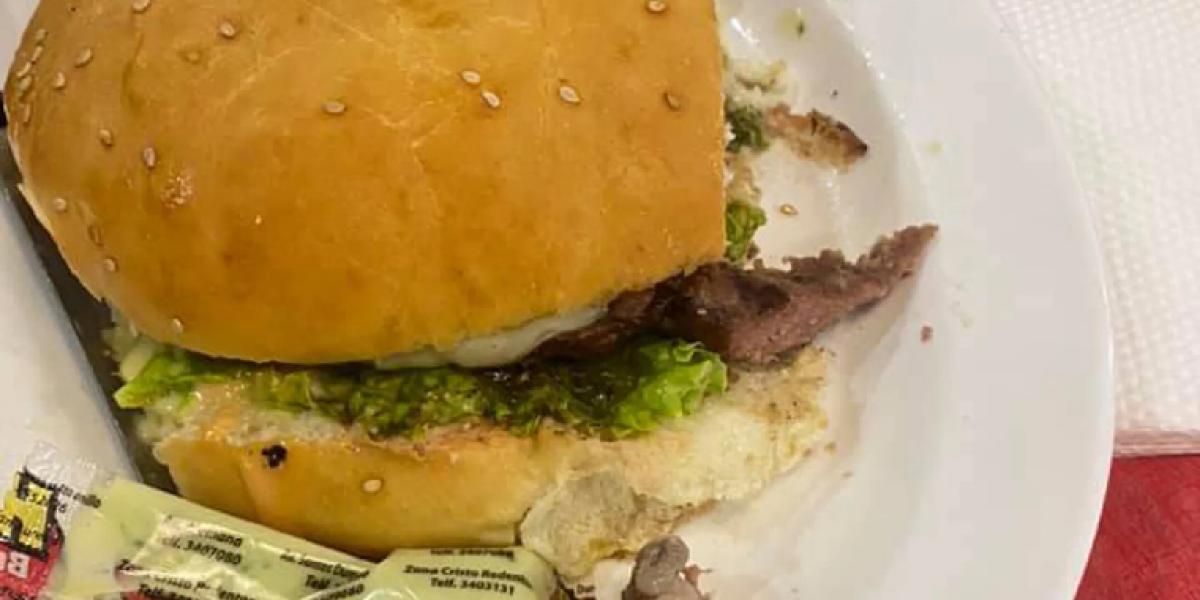 Ulækker overraskelse: Kvinde fandt rådden finger i sin burger