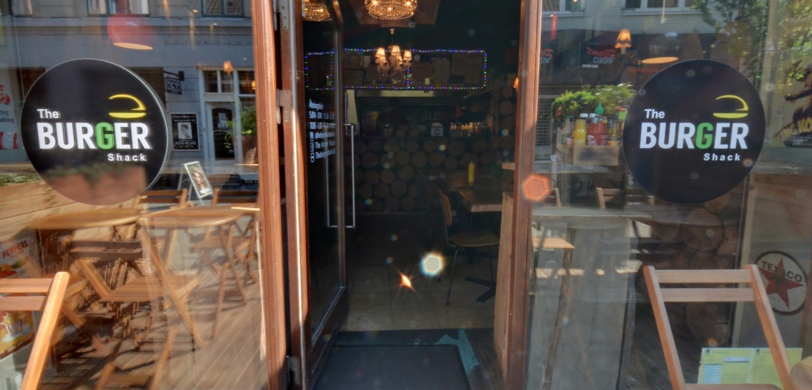 Skandaleramt Burger Shack solgt: Fup og tvivlsom hygiejne