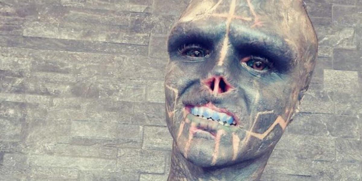 ‘Black Alien’ viser hvordan han så ud før sin transformation