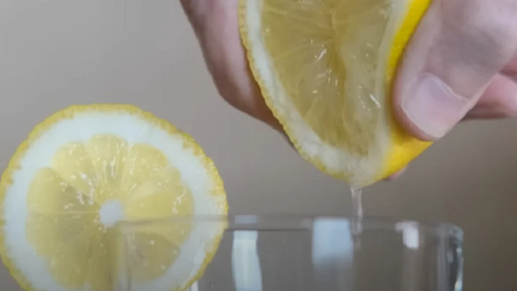 Er ét glas citronvand hver morgen hemmeligheden bag vægttab? Her er det overraskende svar